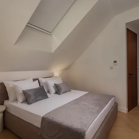 Skyview Luxury Penthouse B7 * Ičići